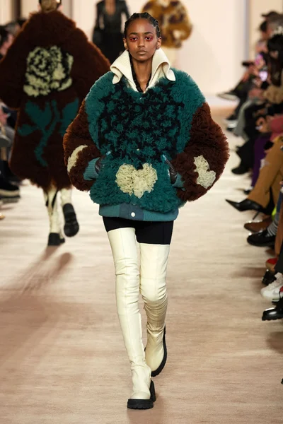 Look 38